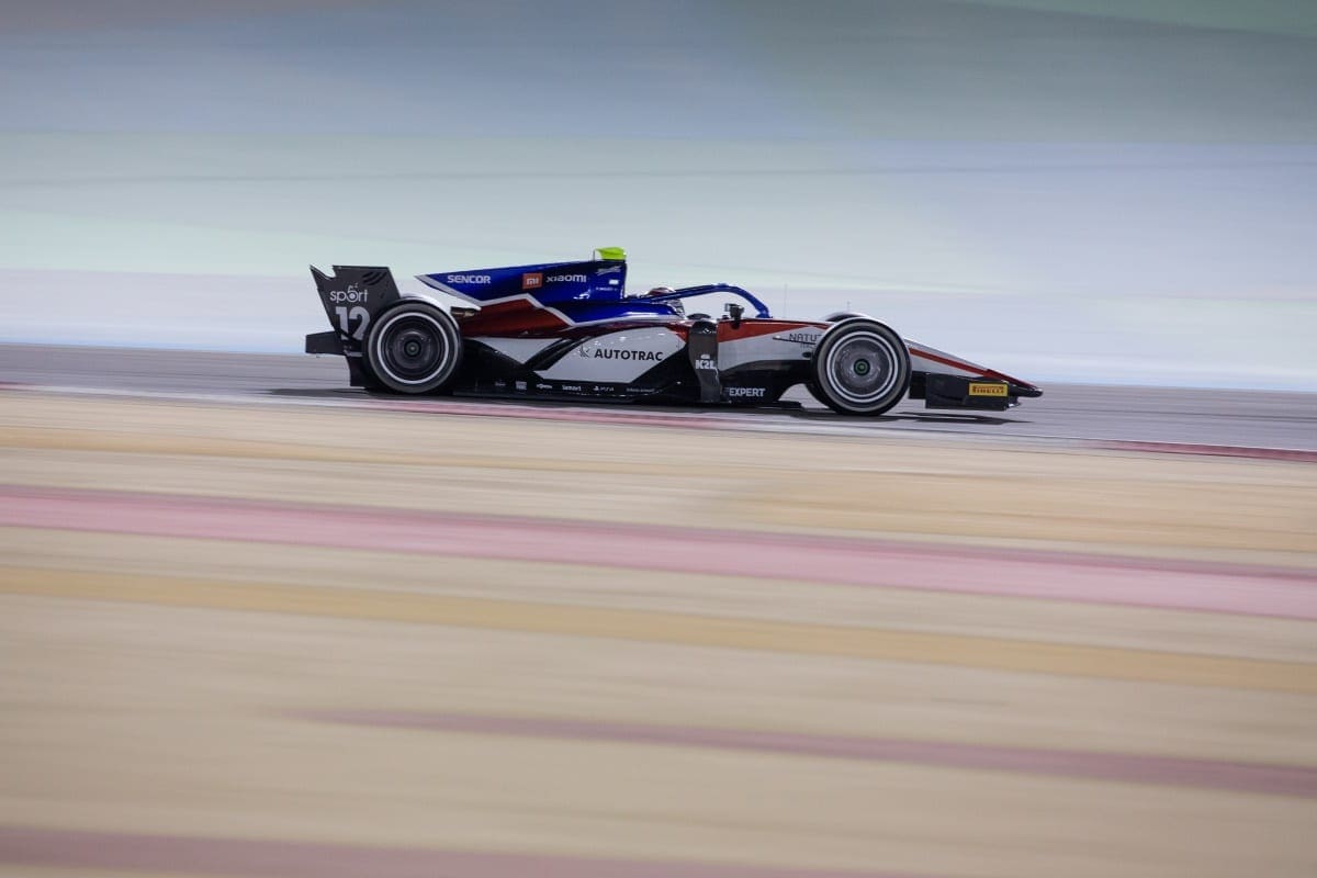 GALERIA: Piquet, Drugovich e Samaia, os brasileiros do grid da F2, durante os testes no Bahrein