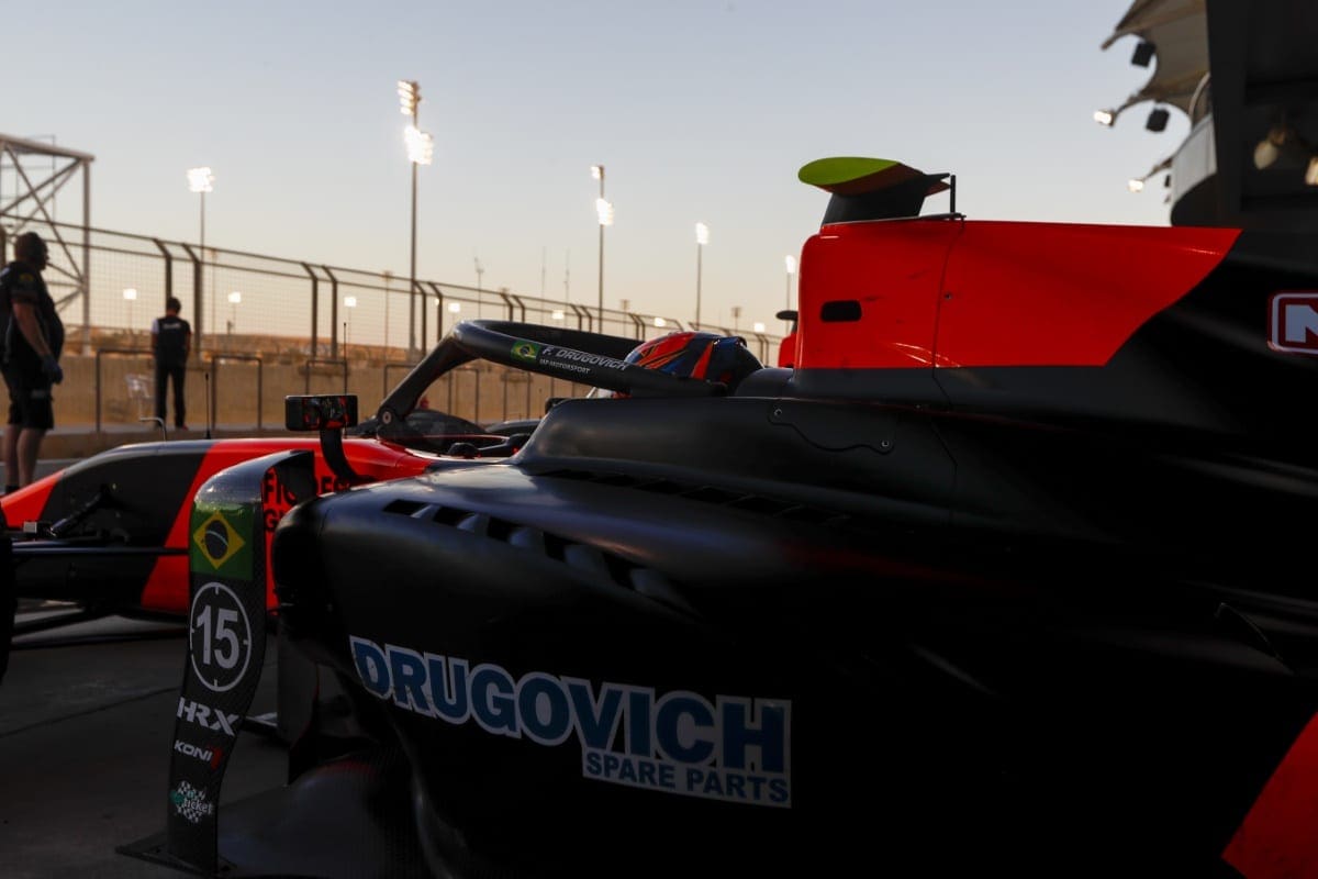 GALERIA: Piquet, Drugovich e Samaia, os brasileiros do grid da F2, durante os testes no Bahrein