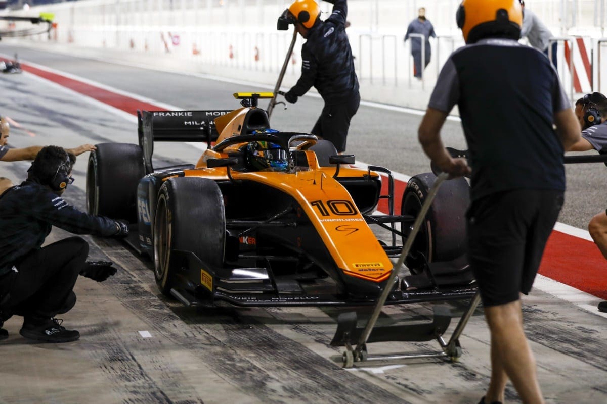 GALERIA: Piquet, Drugovich e Samaia, os brasileiros do grid da F2, durante os testes no Bahrein