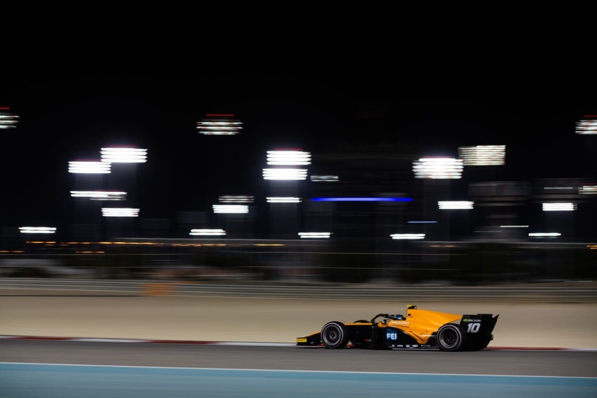 GALERIA: Piquet, Drugovich e Samaia, os brasileiros do grid da F2, durante os testes no Bahrein