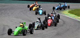 Jovens pilotos vencem pela primeira vez na abertura da Fórmula Vee em Interlagos