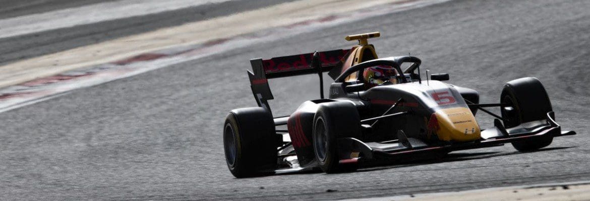 Lawson lidera segundo dia de testes da F3 no Bahrein