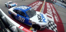 Briscoe supera Busch por apertados 0,086s no retorno da Xfinity Series