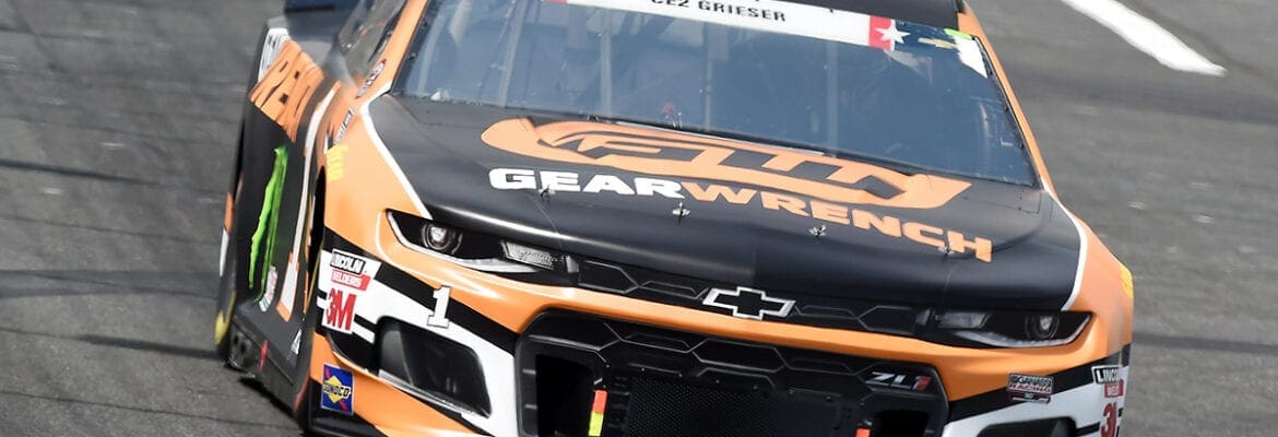 A poucas horas da largada, Kurt Busch crava a pole-position para a Coca-Cola 600