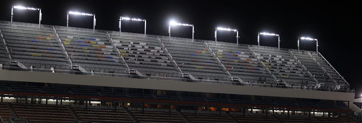 Chuva adiou corrida da NASCAR Cup Series em Charlotte para esta quinta-feira