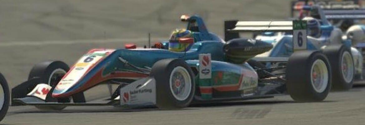 Miguel Costa é o mais jovem piloto a subir no pódio de uma corrida virtual com pilotos profissionais