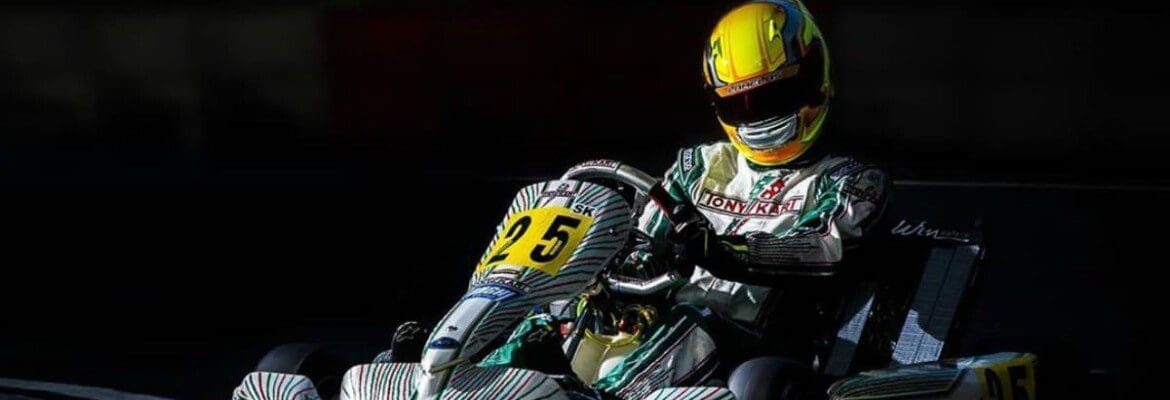 Em disputas com Barrichello e Massa, Leo Lamelas é destaque em corrida virtual