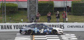 Kevin Harvick vence pela primeira vez em Pocono