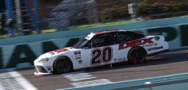 Xfinity: Harrison Burton lidera tiro final para vencer em Homestead-Miami