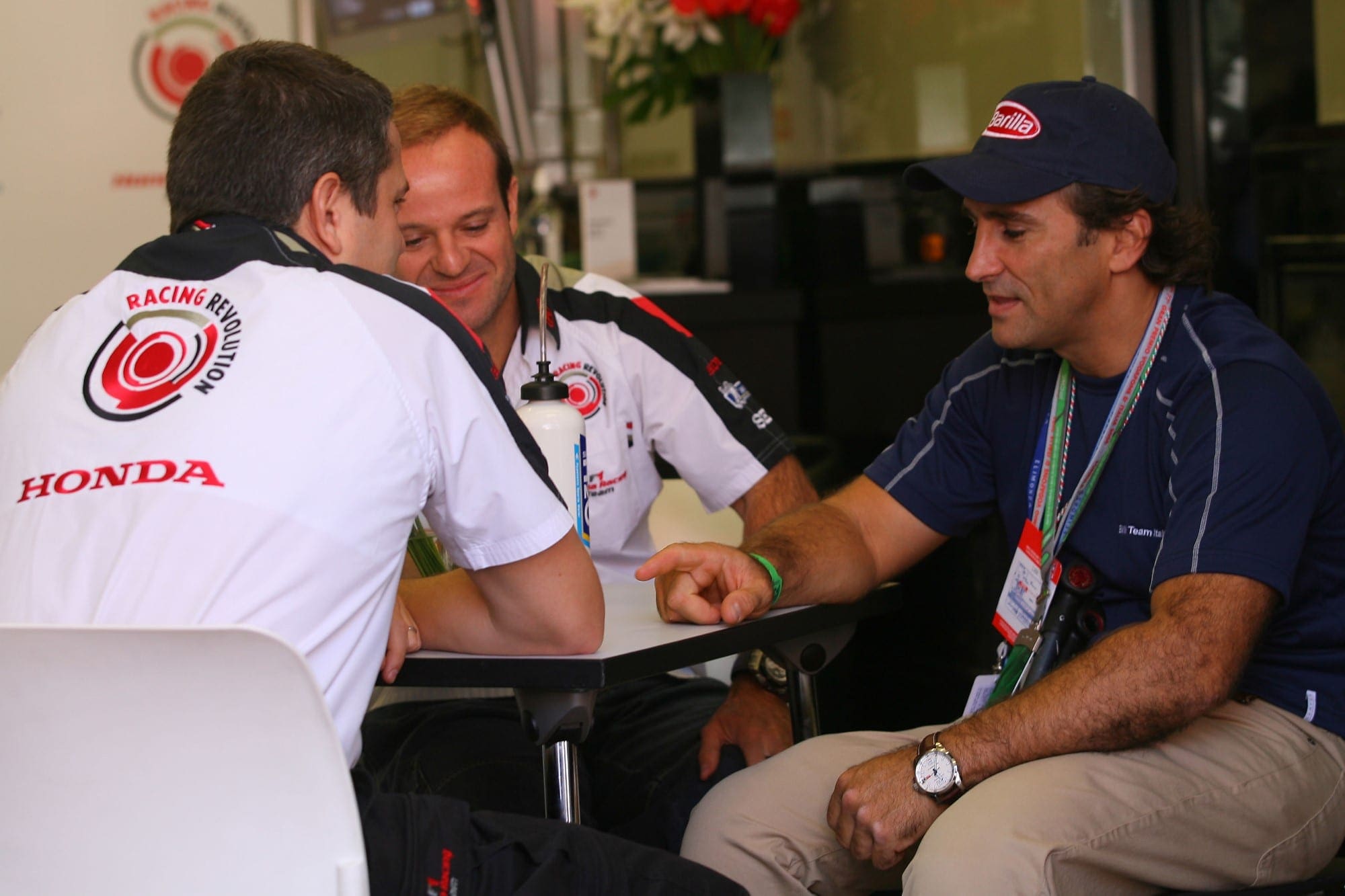 Button elogia lado técnico de Barrichello na F1: "Entendia o que fazer com o carro" Button elogia lado técnico de Barrichello na F1: "Entendia o que fazer com o carro"