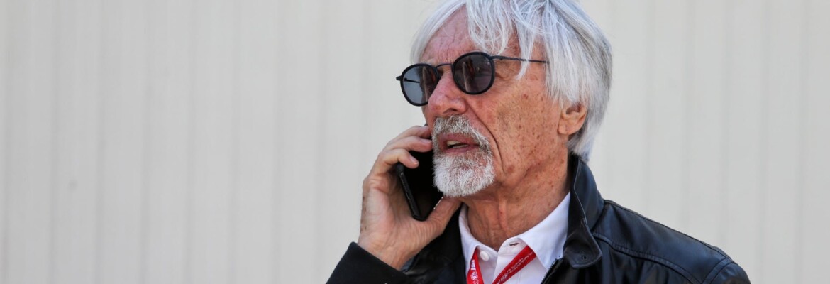 Ecclestone fala sobre ter sido detido com arma em aeroporto no Brasil Ecclestone fala sobre ter sido detido com arma em aeroporto no Brasil