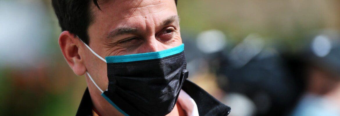 Toto Wolff analisa incidente de Russell e Bottas no GP da Emilia-Romagna de F1