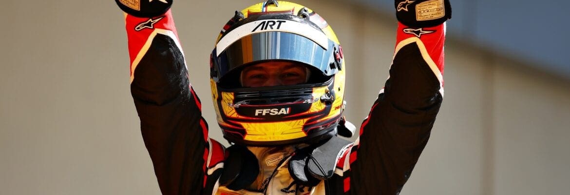 Pourchaire herda primeira vitória na F3 após colisão entre líderes