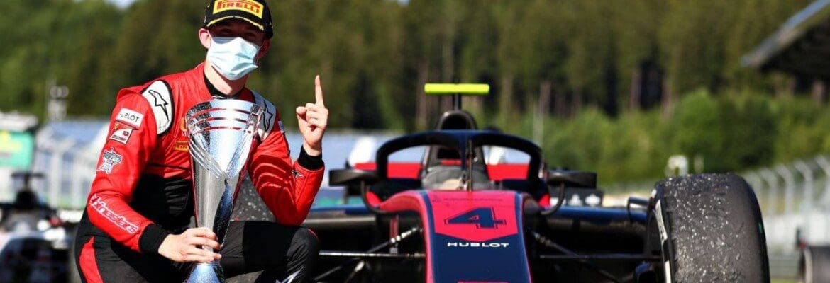 Callum Ilott vence disputada corrida na Áustria pela F2; Drugovich larga na pole amanhã