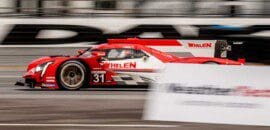 Derani chega a lidera, mas termina em quinto no retorno do IMSA