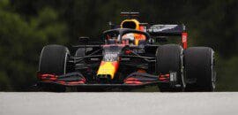 Red Bull despreocupada com a aparente vantagem da Mercedes no TL1