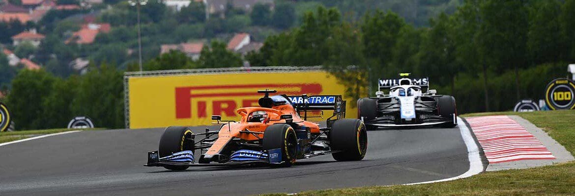 Sainz escapa de penalidade por atrapalhar Giovinazzi depois de erro do painel Sainz escapa de penalidade por atrapalhar Giovinazzi depois de erro do painel