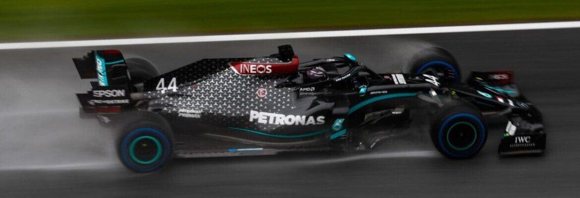 Com chuva, Hamilton conquista a pole para o GP da Estíria de F1