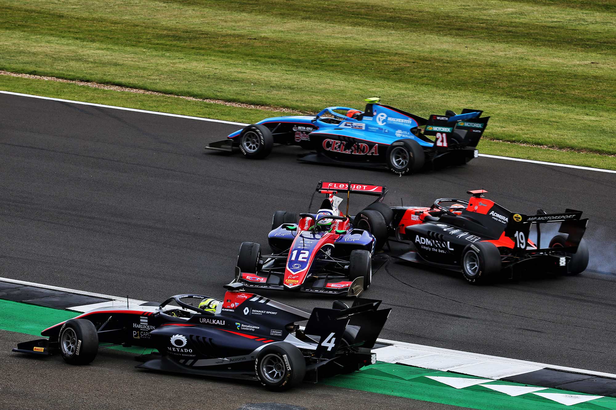 Olli Caldwell escapa de ileso de forte acidente em Silverstone; veja as fotos Olli Caldwell (F3) - Acidente Inglaterra / Silverstone