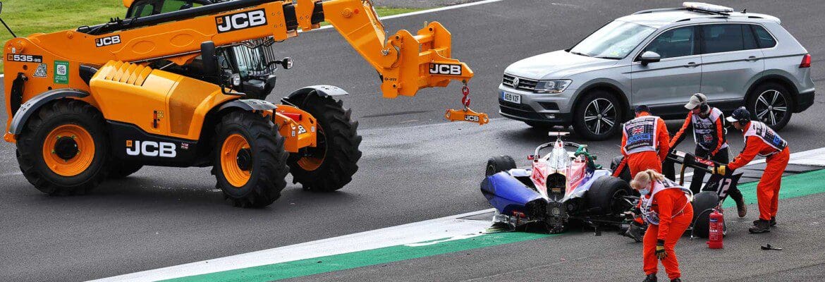 Olli Caldwell escapa de ileso de forte acidente em Silverstone; veja as fotos