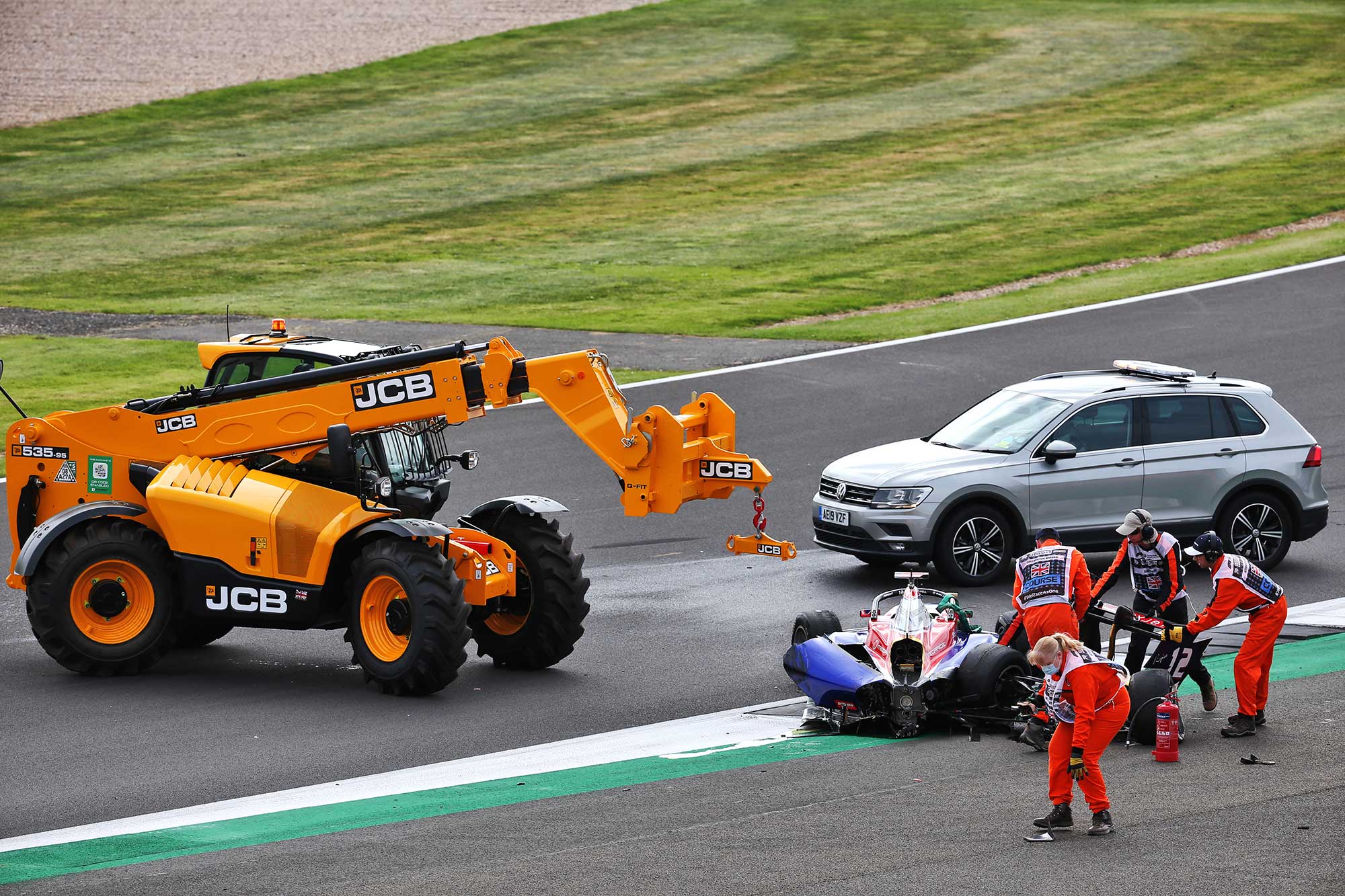 Olli Caldwell escapa de ileso de forte acidente em Silverstone; veja as fotos Olli Caldwell (F3) - Acidente Inglaterra / Silverstone