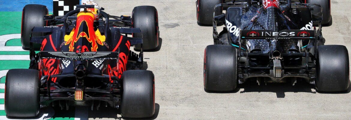 Max Verstappen (Red Bull) e Lewis Hamilton (Mercedes) GP da Inglaterra F1 2020