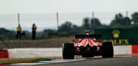 Ferrari começa GP dos 70 Anos da F1 com problemas de motor