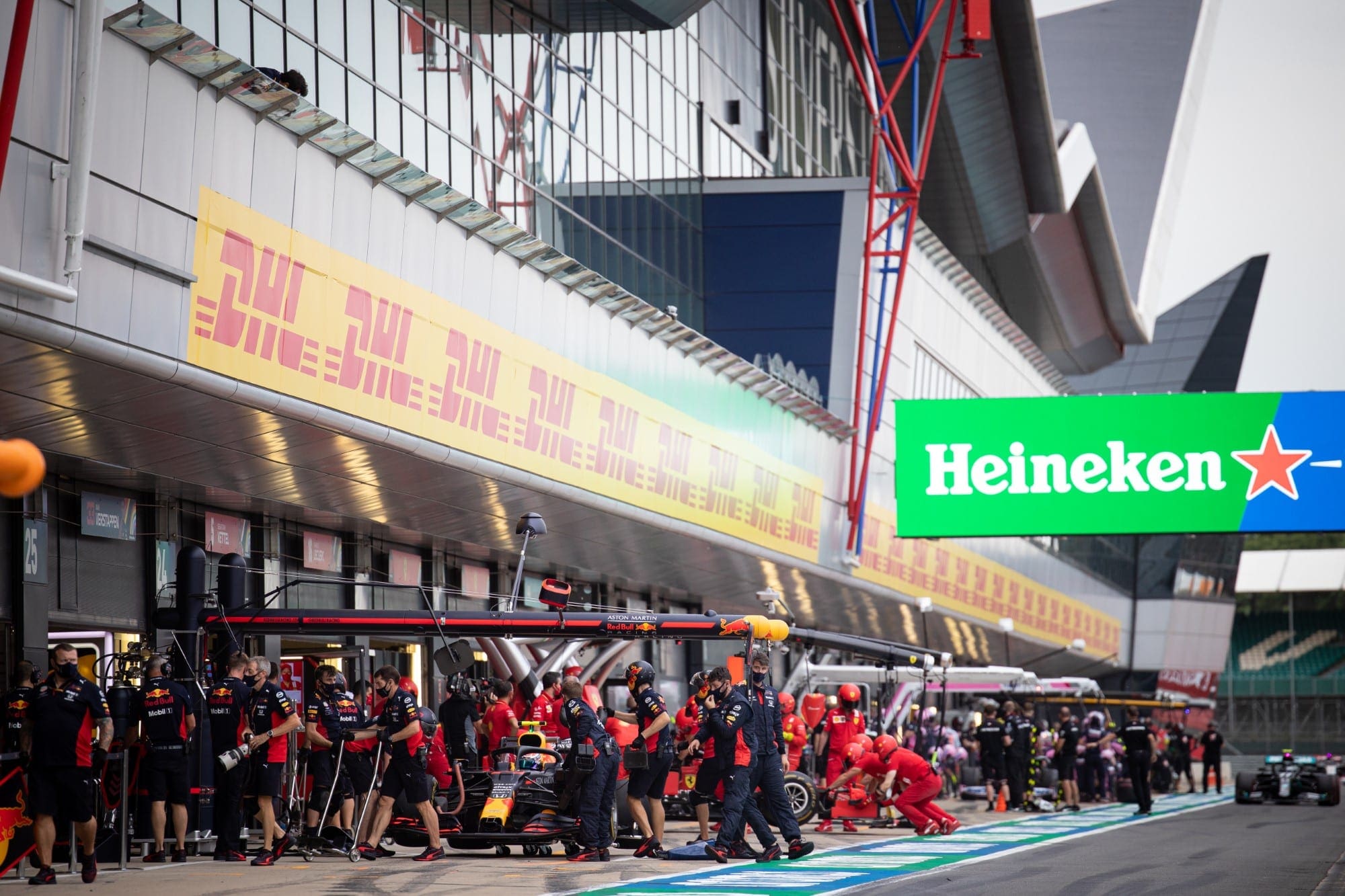 Galeria: confira as imagens dos treinos desta sexta-feira para o GP dos 70 Anos da F1 Alexander Albon (Red Bull) GP dos 70 Anos da F1 2020 - Silverstone
