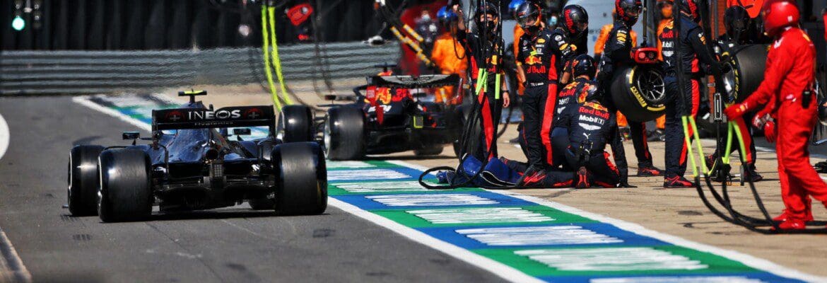 Mercedes responde às críticas de Bottas: “Não dormimos”