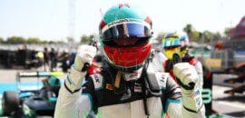 Jake Hughes vence primeira corrida da Fórmula 3 na Espanha