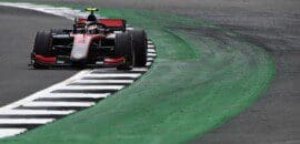 Ilott bate Lundgaard no final e fatura pole da F2 em Silverstone