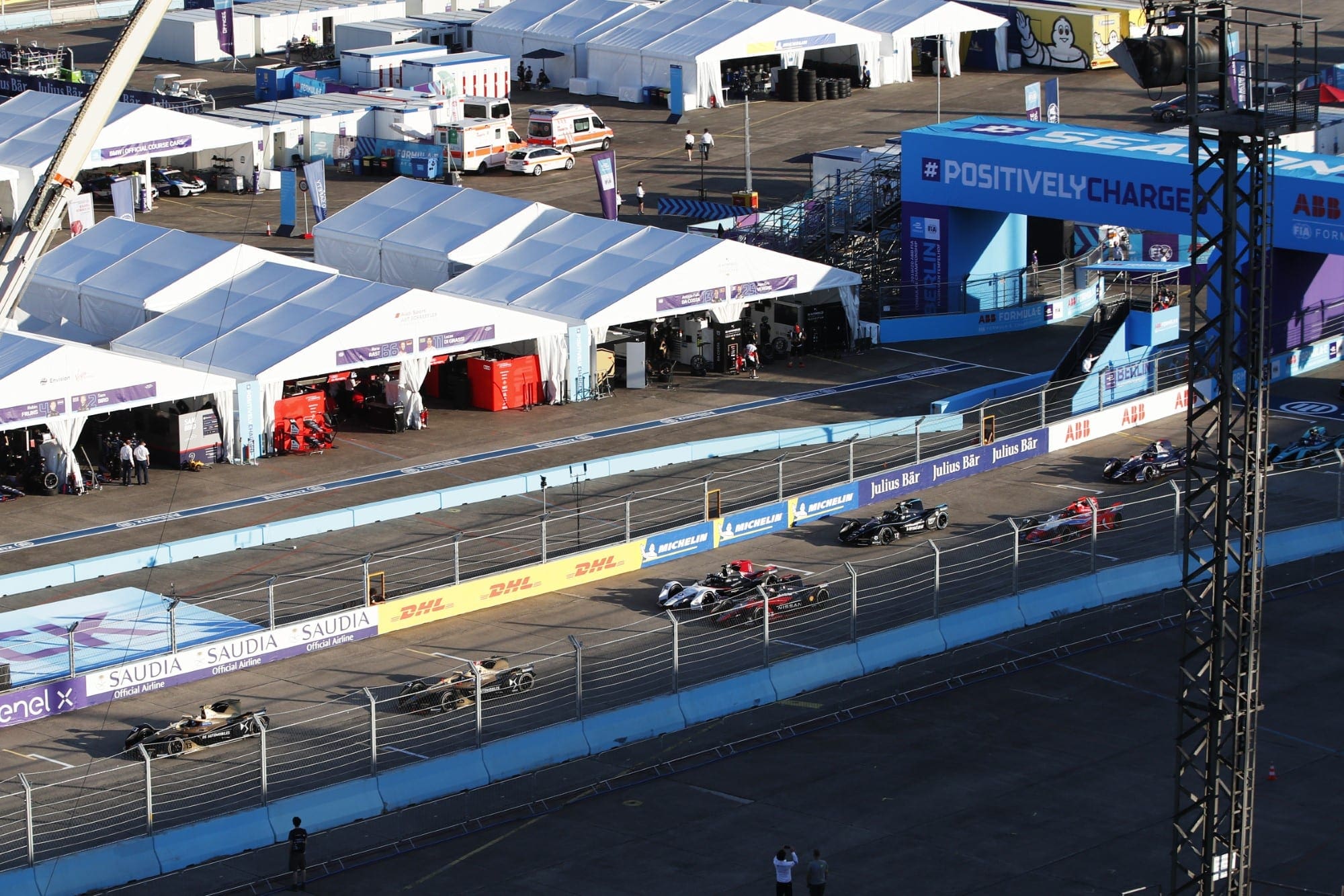 Galeria: confira as imagens da primeira corrida da decisão da Fórmula E