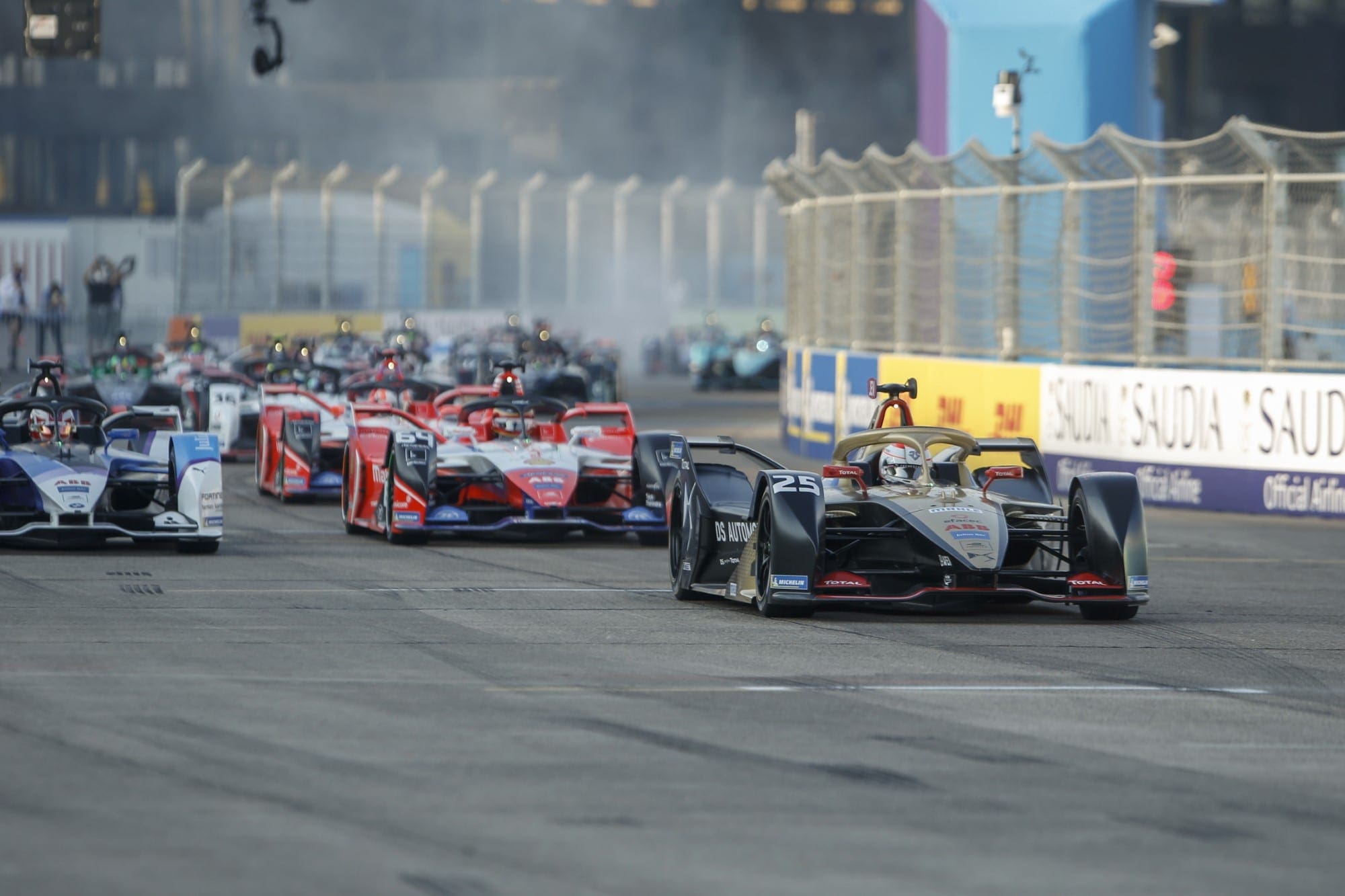 Galeria: confira as imagens da terceira corrida da decisão da Fórmula E Largada - ePrix de Berlim 2019 - 2020 Corrida 3