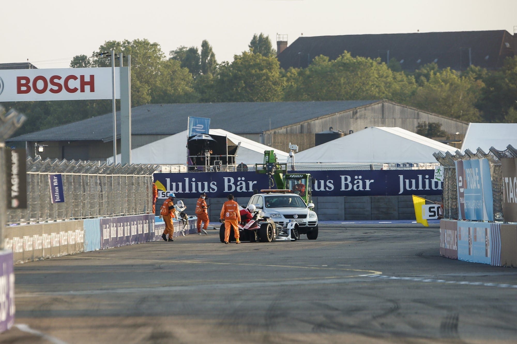Galeria: confira as imagens da terceira corrida da decisão da Fórmula E Acidente Neel Jani - ePrix de Berlim 2019 - 2020 Corrida 3