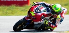 Eric Granado faz pole, melhor volta e vitória na etapa de abertura do Superbike Brasil