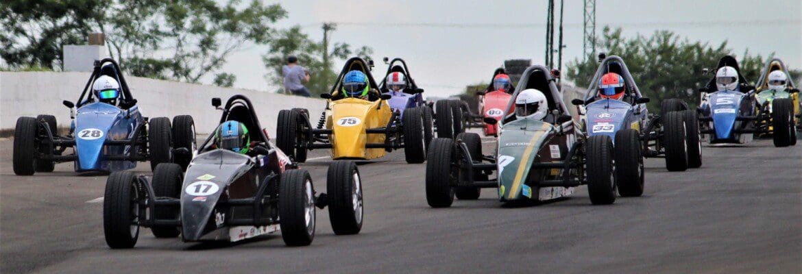 FVee abre a Copa ECPA com estreia de pilotos de 19 e até de 63 anos