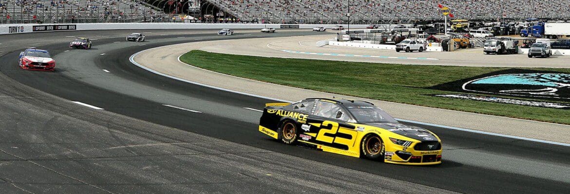 Keselowski dispara no segmento final e vence em New Hampshire