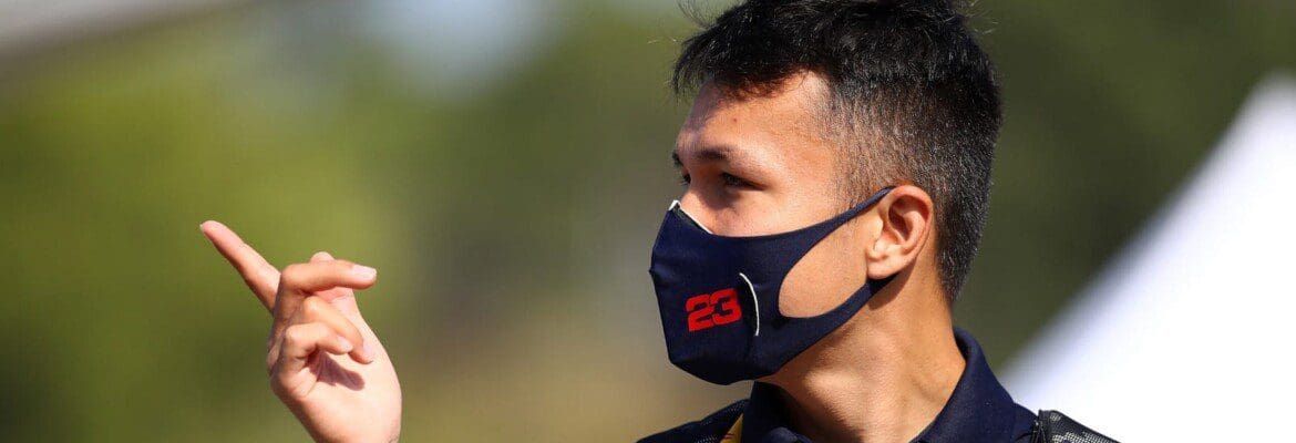 Red Bull e Albon se unem para homenagear Hubert
