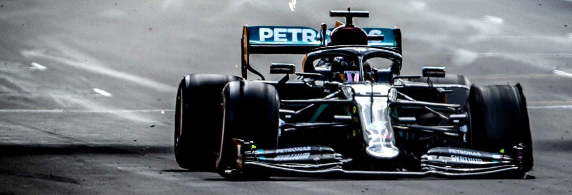 Com pneu furado, Hamilton vence o dramático GP da Inglaterra