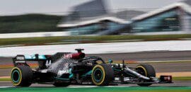 Hamilton satisfeito com o primeiro dia em Silverstone