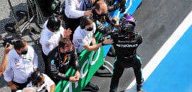 Teste positivo de COVID-19 dentro da equipe Mercedes