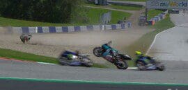 Valentino Rossi escapa de acidente impressionante na MotoGP