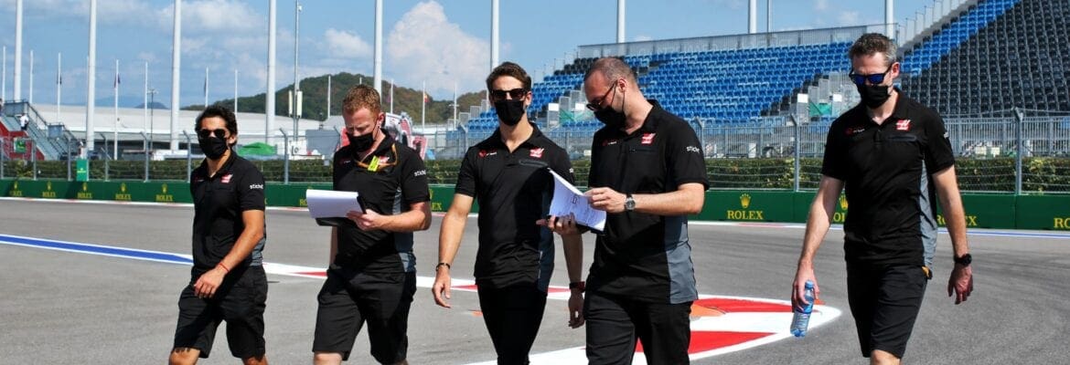 Grosjean desapontado com falta de ritmo no TL2