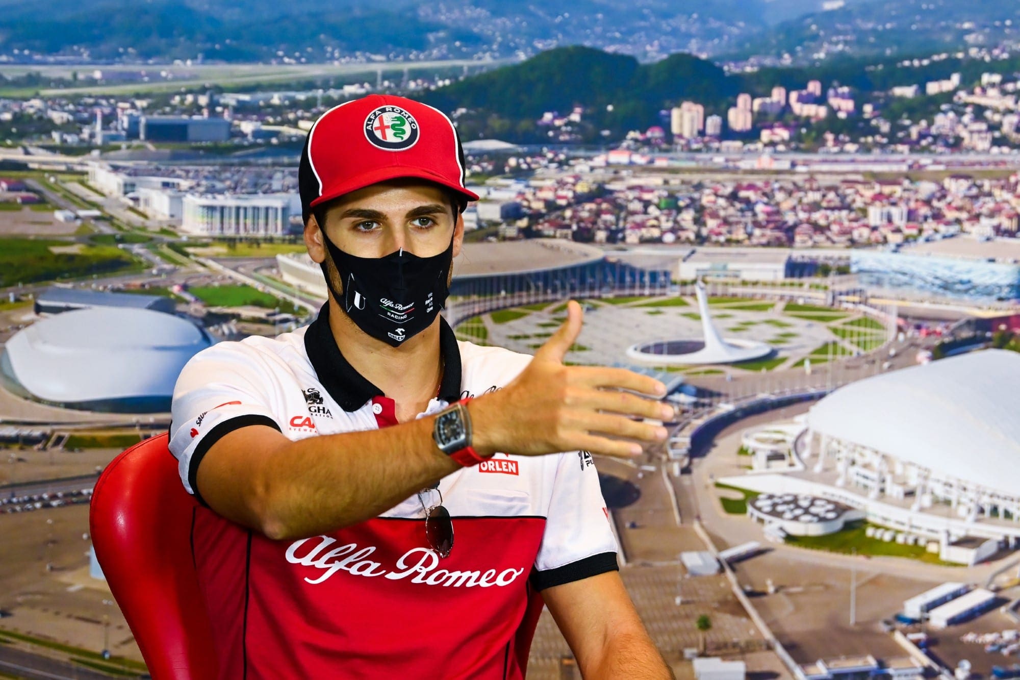 Galeria: confira as imagens desta quinta-feira da F1 na Rússia Antonio Giovinazzi (Alfa Romeo) GP da Rússia F1 2020