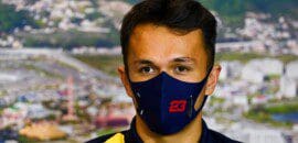 Albon: “O pelotão intermediário deu um grande passo em relação ao ano passado”