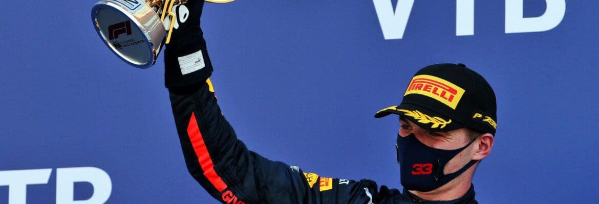 Verstappen recebe premiação no ‘FIA Prize Giving 2020’