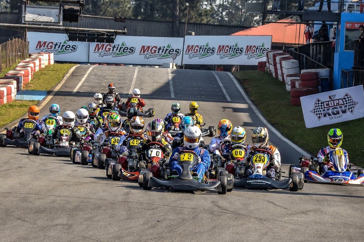 Pela Viseira do Felipe Giaffone: Piloto e repórter no mesmo dia Pela Viseira do Felipe Giaffone: Piloto e repórter no mesmo dia