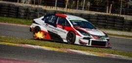 Na sua estreia, Rubens Barrichello termina em oitava lugar na Super TC2000