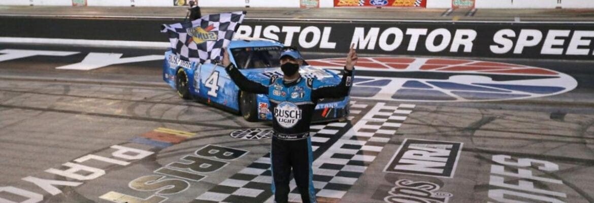 Kevin Harvick vence em Bristol e continua na liderança nos playoffs