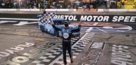 Kevin Harvick vence em Bristol e continua na liderança nos playoffs